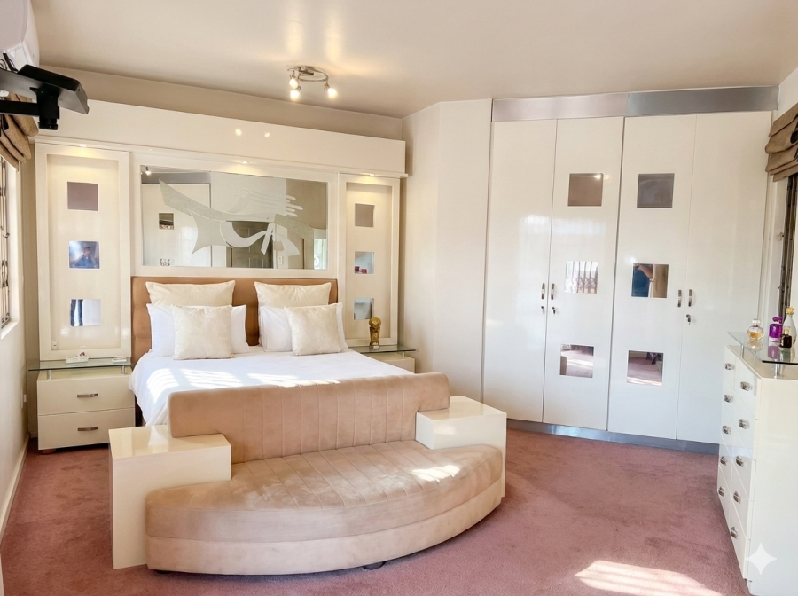 4 Bedroom Property for Sale in Zinniaville North West